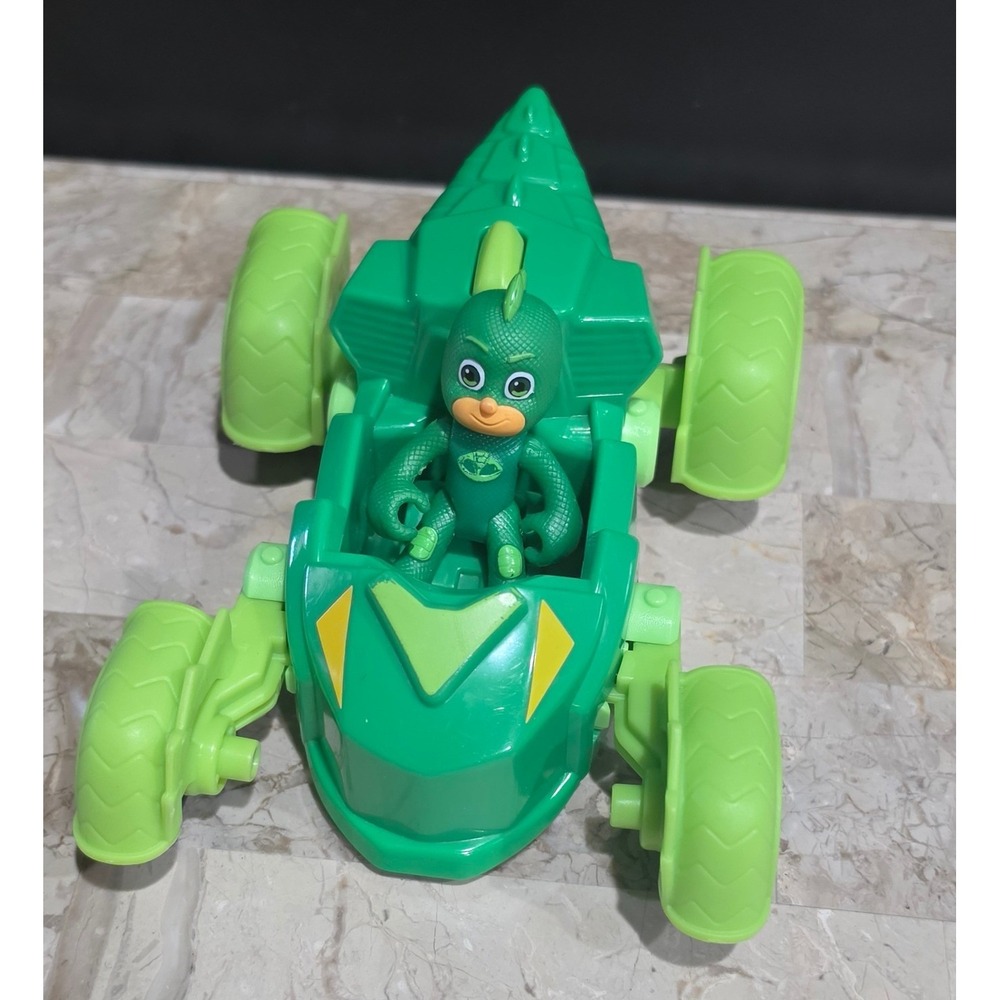 PJ Masks Gekko-Mobile Green Vehicle and‎ Gekko Action Figure Set Disney Junior